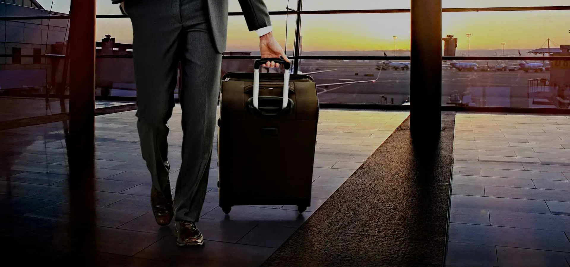 Professional taxi service at Vienna Airport - Comfortable transfer to your doorstep